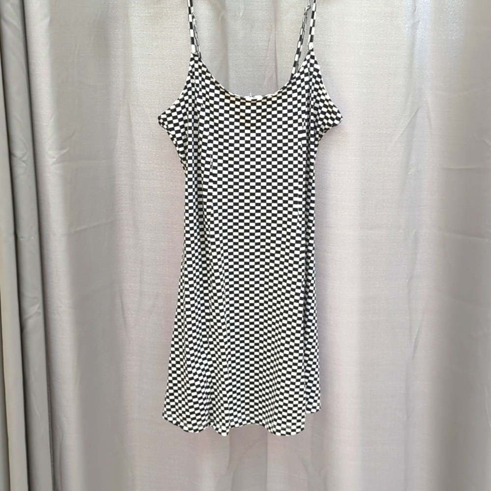 Girls or women's black and white dress